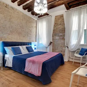  Appartement Charming Castello Apartments By Wonderful Italy